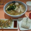 どうとんぼり神座 -  小チャーシュー煮玉子ラーメン  餃子セット