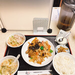 龍記 - ハチノス炒め定食、980円。