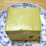 カフェダンデライオンのおやつ工房 - ベイクドチーズケーキ（ピスタチオ・ブルーベリー）