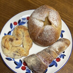 フリップアップ - 川越芋ぱん、ホワイトチョコッティーナ
                                くるくるモチモチフランボワーズ