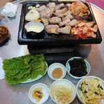 부타야키니쿠 전문점 톤킨