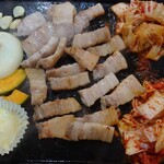 부타야키니쿠 전문점 톤킨