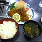 成田屋牛焼肉とんかつ - ロースカツ定食