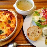 麹町ビストロ 階段の途中 - 