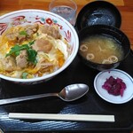 チェリーランドさがえ - さくらんぼ鶏親子丼(ライス大盛)