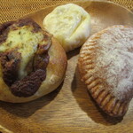 パンブロー - 料理写真:ボロネーゼフランス、おいもバター、包みハムトマトチーズフランス