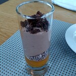 フィエルテ - デザートラッシュ⭐️❣️バレンタインバージョンだそうです❤️アプリコットムース、甘くないチョコレートムース、シュレッドのチョコレート、ミントチップ‥