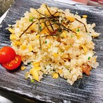 鉄板焼き・もつ鍋 めだか - ガーリックライス
