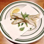 ヴィネリア グーフォ - 突き出し　300円
      ワカサギ