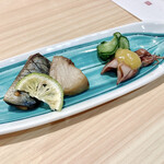 居酒屋 たろう - 突き出し　？円
焼魚とホタルイカ酢味噌
