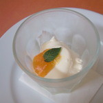 オステリア ジョイア - パンナコッタ（梅）