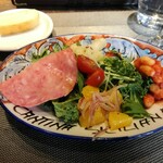 CANTINA SICILIANA - フォカッチャと冷前菜