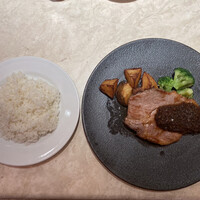 RIGOLETTO KITCHEN - 