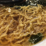 一番飯店 - 細縮れ麺アップ