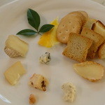 キアーロ・ディ・ルナ - チーズ盛り合わせ