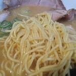 旭川ラーメン ななし - 麺の様子です