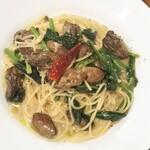 べじたぶるkitchen　イロドリ - スモーク牡蠣とほうれん草のペペロンチーノ。燻製の薫りでお酒もすすみます。