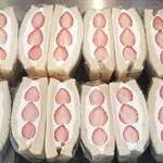 べじたぶるkitchen　イロドリ - テイクアウト限定！玉村町産やよいひめのイチゴサンド。ご予約必須！