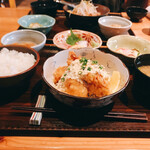 いなせや - チキン南蛮定食￥1,000と、ちょい刺し（チキン南蛮の上）￥350