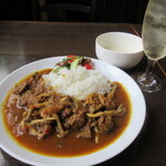 三日月 - 仔羊ときのこのカレー、セットのスープとドリンク　850円