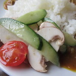 三日月 - マッシュルーム、ミニトマト、キュウリのマリネ