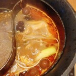 Shabushabu Onyasai - 最後は火鍋出汁+薬膳出汁で鍋