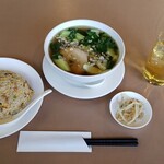 Chuuka Ryouri Kouyuu Ka - 麺と飯の定食(ハーフセットです)