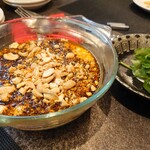 小菜一碟 - 海鮮たっぷり白い麻婆豆腐