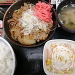 Yoshinoya - 牛焼肉定食　657円