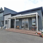 Pasta Cafe Drie - お店外観　入口は２つ