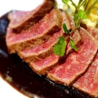 「高級銘柄牛サーロインのステーキ　赤ワインソース」