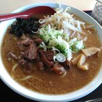 メルヘン田舎 - もつみそラーメン。