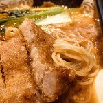 支那麺 はしご - 排骨担々麺　¥950-(税込)