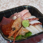 Raku - 特製 海鮮丼アップ
