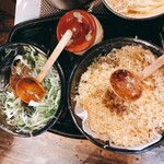 本格手打 いわしや - 薬味コーナー（薬味ネギ、天かす、おろし生姜）です。（2021.3 byジプシーくん）