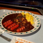 亜熱帯 - 料理写真:オムエッグカレーにウインナーをトッピング