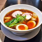 Ramen Hachino Ashiha - らー麺（濃口醤油味）ｗｉｔｈくんたま