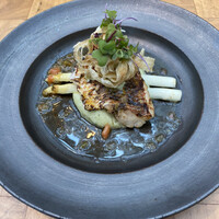 ザ タヴァン グリル＆ラウンジ - 