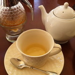 オ・プティ・マタン - ４００えん ハーブティー(ポット)(ケーキとセットで¥50-引き)