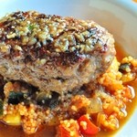 Le Bonze - 仔羊のハンバーグ。クスクスとラタトィユ、クミン風味に感激。