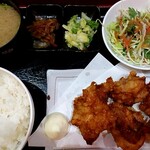 Motsuyaki Junchan - 鶏のからあげ定食