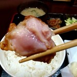 Motsuyaki Junchan - からあげの断面