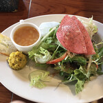 Tajika - お野菜たっぷりサラダとスープ