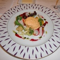 カランドリエ - 根室・標津産天然帆立貝のグリエと冬根菜のサラダ ショロンソース