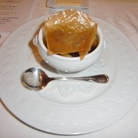 カランドリエ - 冬トリュフとフォアグラ、九条葱のスープ仕立て