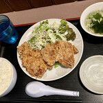 サウスヴィラ - からあげ2定食、デカい。7迄あったけど休んでばっかの関取とかが食べんのかな？