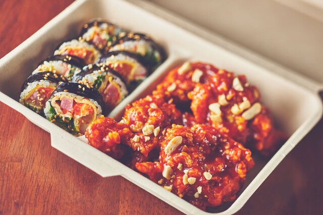 人気の韓国料理をリーズナブルに楽しめる韓国屋台 韓国屋台ハンサム 柏店 2021年4月26日 月 オープン オープン記念 名物ufoチキン サムギョプサルが1人前500円 税込550円 株式会社一家ホールディングスのプレスリリース