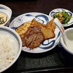 Negishi - トリプルセット(牛カルビ、豚ロース、豚旨辛焼き、麦トロ、テールスープ、お新香)
