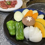 Yakiniku Motsunabe Ichiya - 野菜盛り