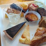 ハーベスト - デザート全種盛(12個)とりんごジュース